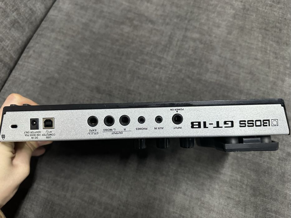 Басовый процессор Boss gt-1B