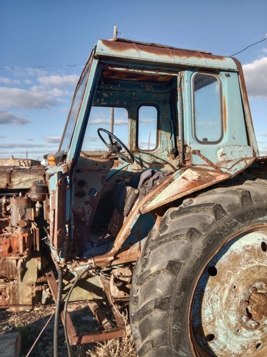 Трактор мтз80 на запчасти