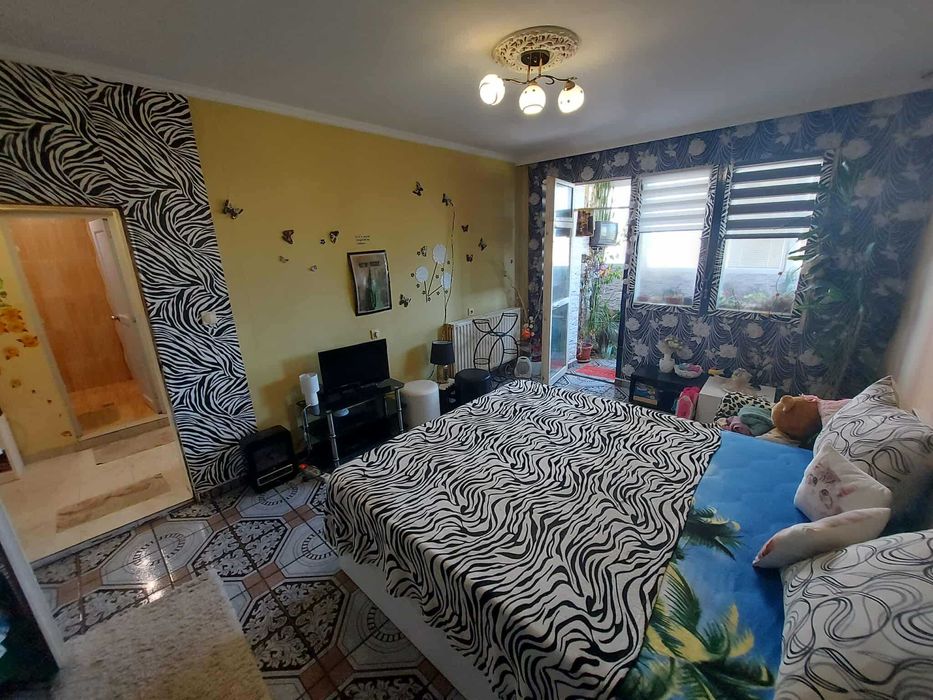 Продава се Тристаен апартамент в Търговище, Запад 2 - 90 кв.м за 992 €/кв.м - Снимка #10