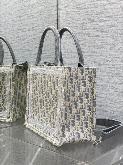 Dior Tote Micro чанта
