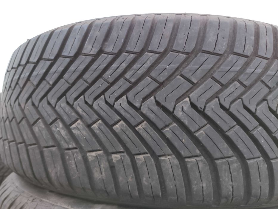 2бр Всесезонни гуми 205 55 17 - Continental - DOT 2023