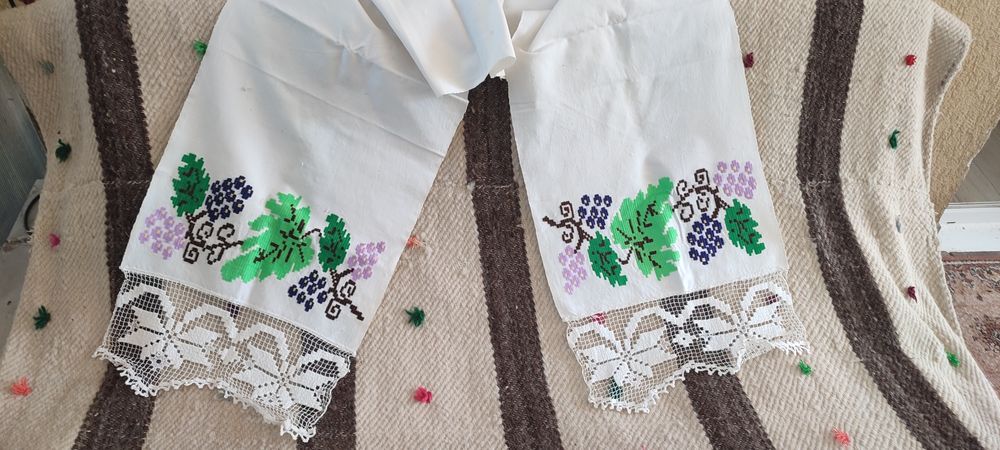 Vând prosoape decorative, tradiționale
