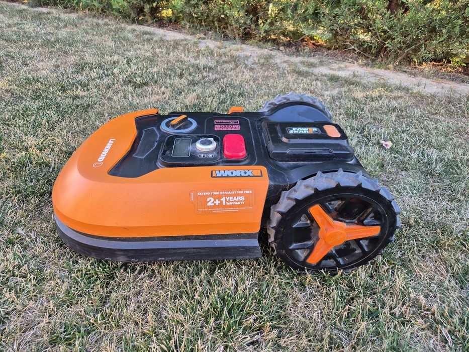 Vand robot tuns gazon Works