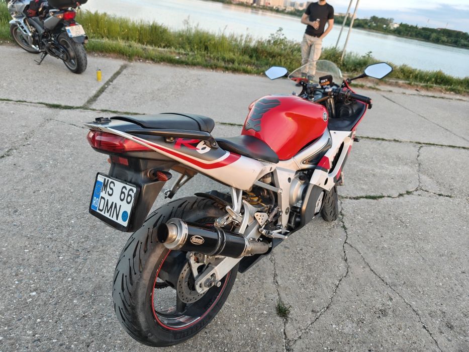 Yamaha R6 (2000)