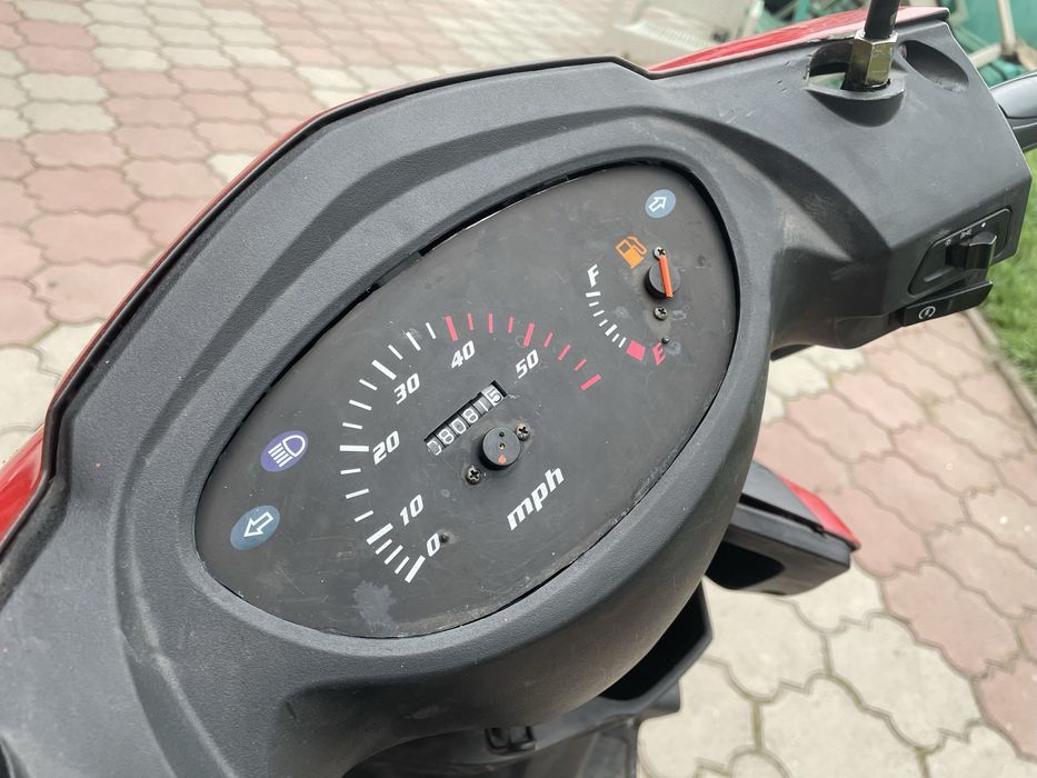 Продам мопед M8 скутер