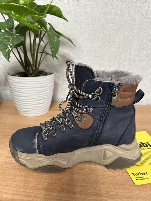 Продам подростковую обувь