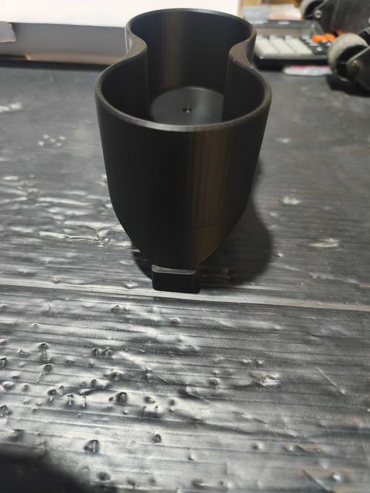Продавам двоен cup holder/поставка за две чаши за Ауди А3 / 97-2005