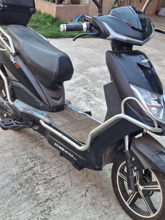 Vand scuter electric