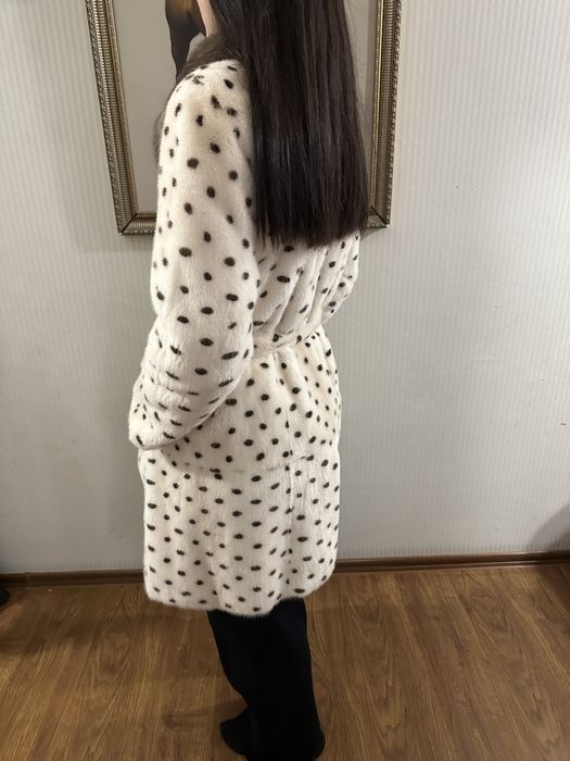 Абсолютно новая шуба.