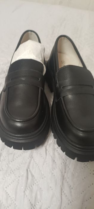 Продам детские туфли