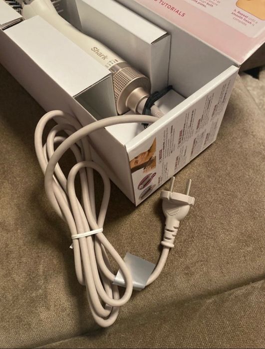 Perie Aer cald SmoothStyle Shark