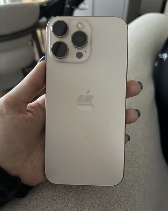 Vand urgent Iphone 16 pro max 512 gb dust