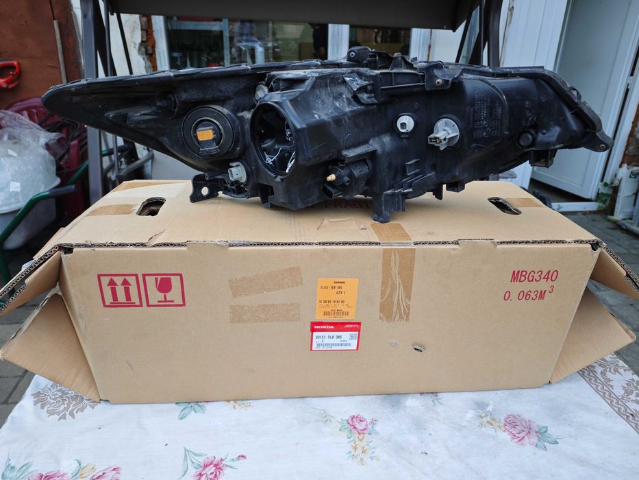 Set faruri cu xenon Honda Accord VIII