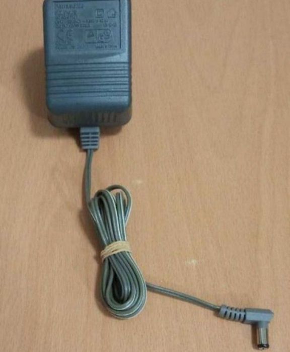 Vând Alimentator Panasonic 6V   500mAmperi