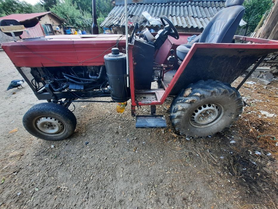 Vând Tractoraș motor 2.2