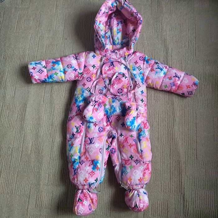 Зимний комбинезон на девочку