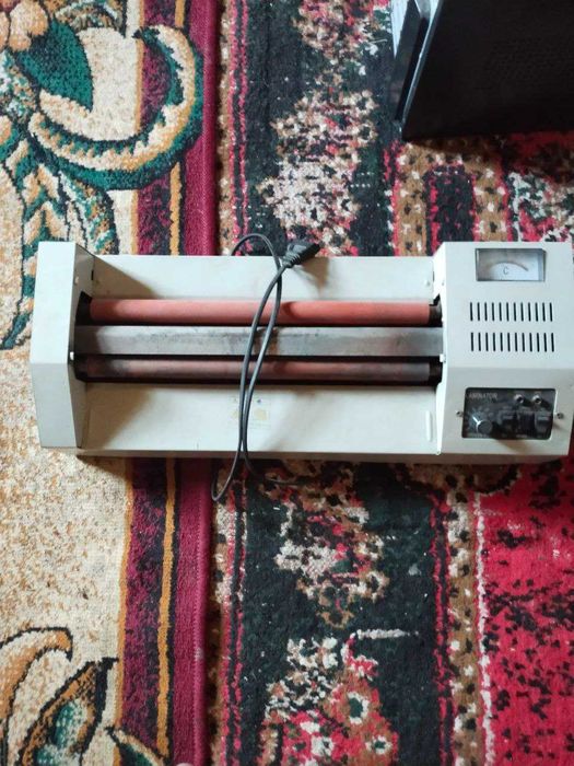 Продается комплект компьютер принтер 3шт ламинатор визрезак фотоапарат