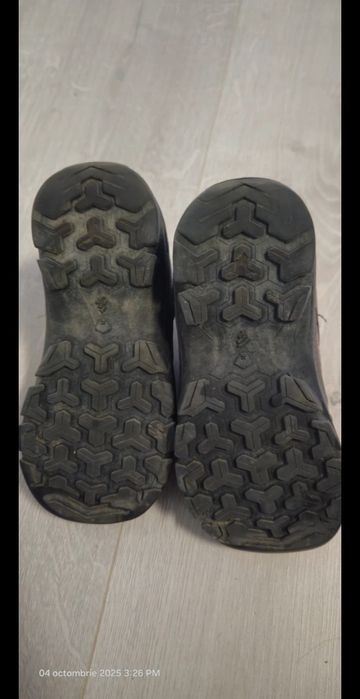 Adidași decatlon pentru drumeții, mărimea 27