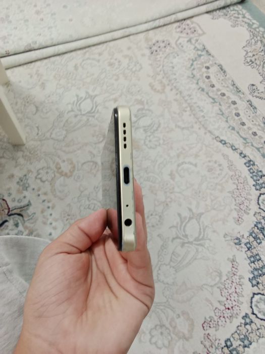 Продам телефон Vivo Y35