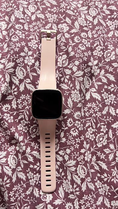 Ceas Fitbit versa 2 rose gold
