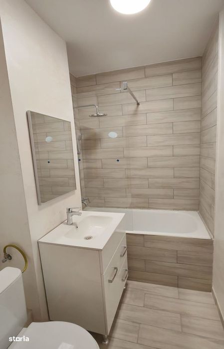 Apartament luminos pentru cabinet sau locuit