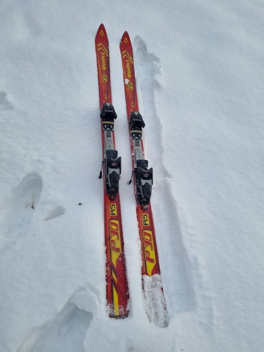 Skiuri de marime medie