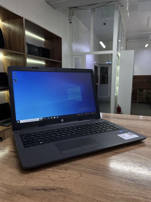 Ноутбук HP Pentium Silver N5