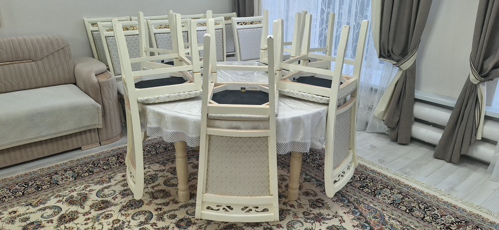 круглый стол    .
