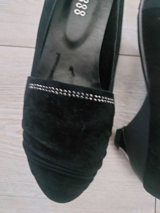 Елегантни обувки, велур