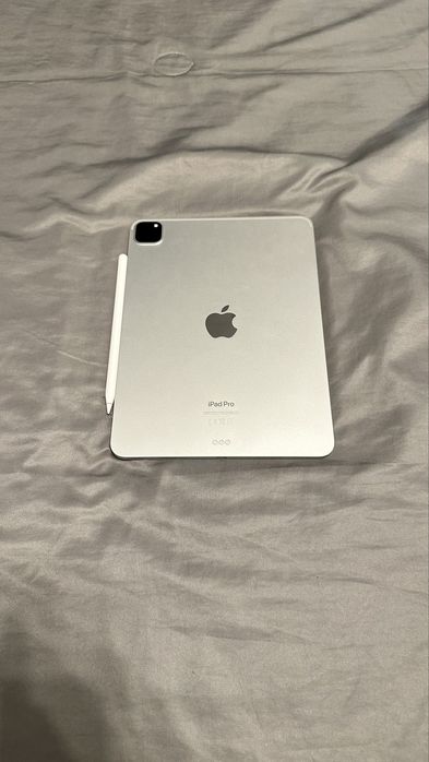 Apple Pencil Pro – Cutie originală, stare impecabilă