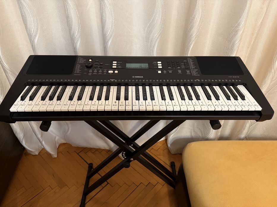 Yamaha PSR-E373