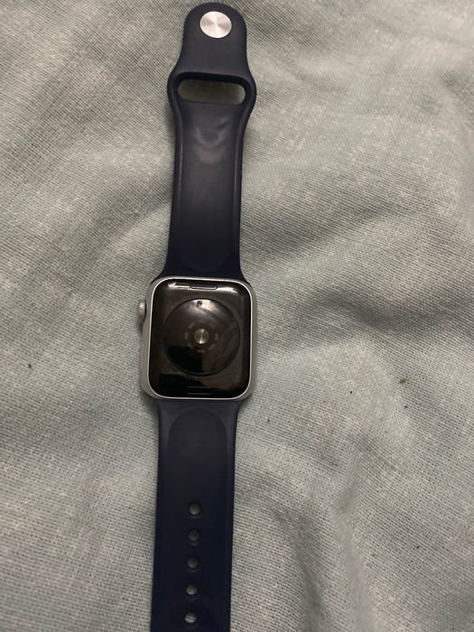 Продам apple watch se