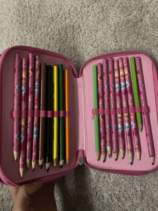 розов несесер с моливи дисниленд париж мини маус