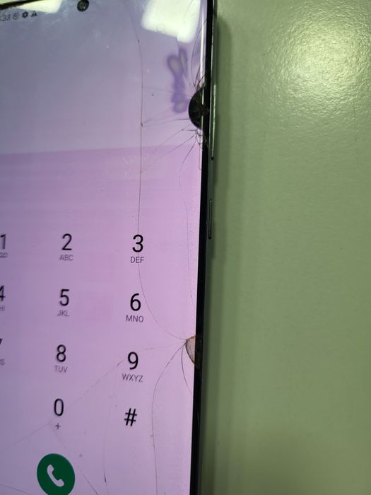 Samsung Galaxy S20 Ultra fisurat nu este impecabil