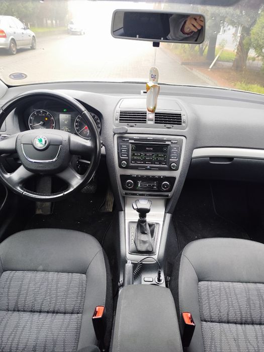 Vând skoda 2 automata