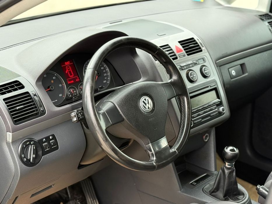 VOLKSWAGEN Touran 2009 — imagine 5