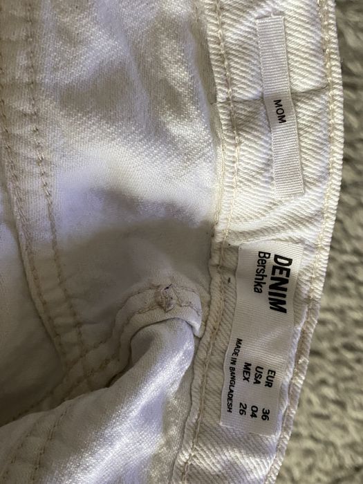 Blugi Bershka Momfit