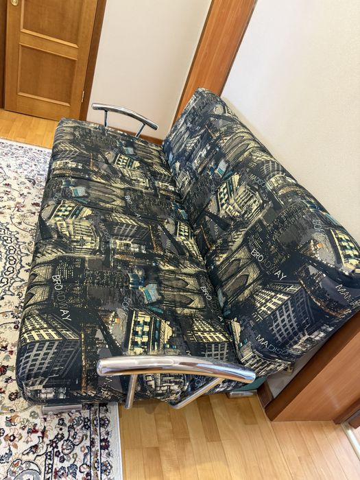 Продам удобный диван