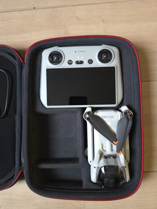 DJI Mini 3 RC cu ecran