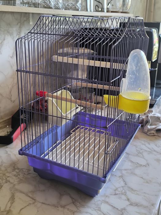 Colivie cu dimensiuni reduse pentru pasari