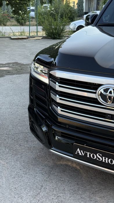 Tayota Land Cruiser 300