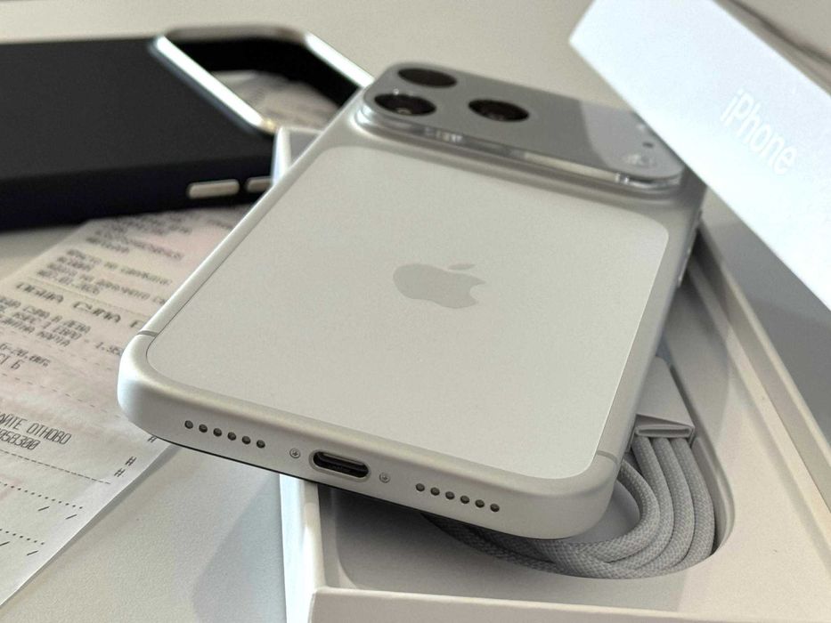 Бартер! НОВ! 24м.Гаранция! iPhone 17 Pro Max Silver (Бял) 22 Цикъла.