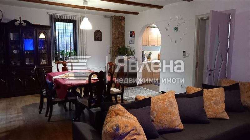 Самостоятелна еднофамилна къща в Царево