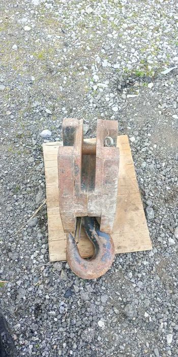 Кука за автокран продавам