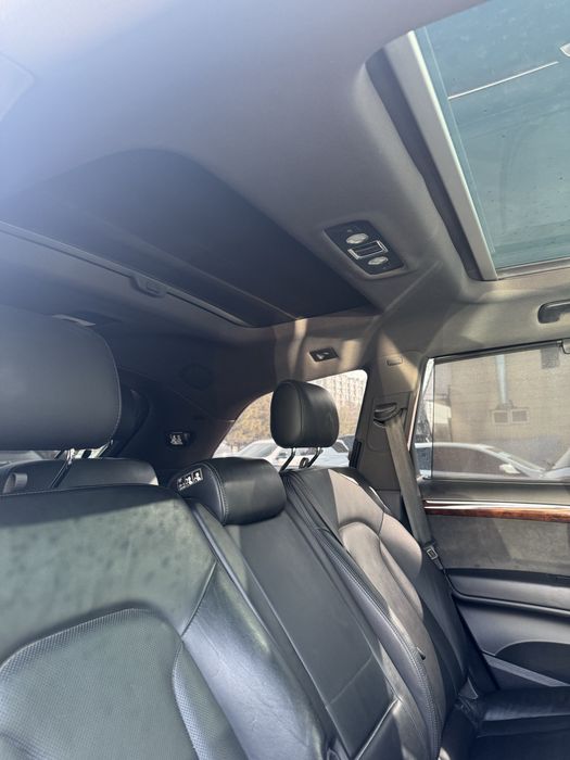 Audi Q7 в идеальном состоянии