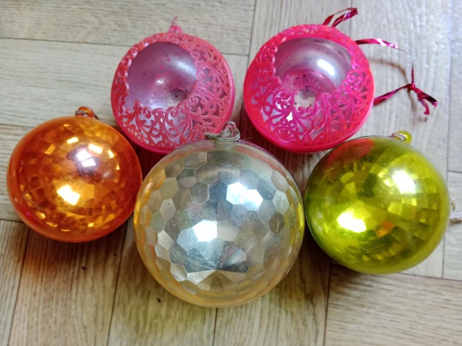 Продам стеклянные игрушки