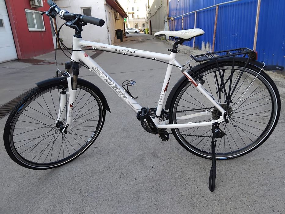 Vând bicicleta din aluminiu pentru bărbați