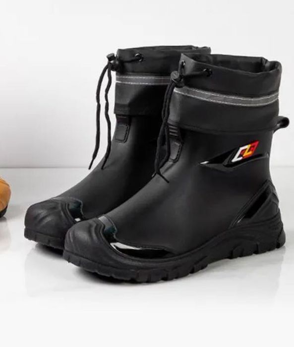 Резиновые сапоги