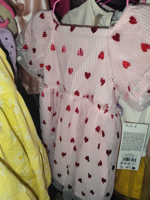 Предлагаме дрешки за момиченца, зимни,летни,пролетни,Есенни,