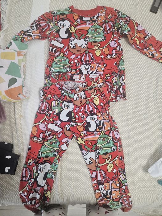 Pijamale next,8-9ani,colantii h.m cadou
